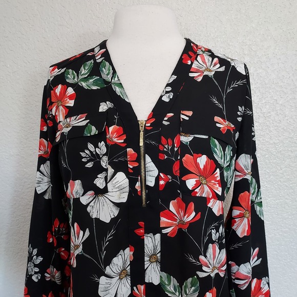 Express Black w/Red Floral Lightweight Blouse Size Small - Picture 2 of 12